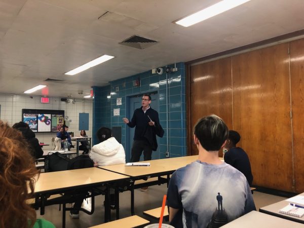 Assemblyman Ed Braunstein and student journalists